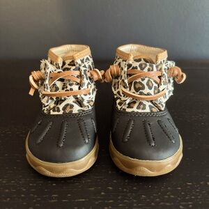 Sperry Icestorm Duck boots Infant/Toddler Size 3 in Animal Print